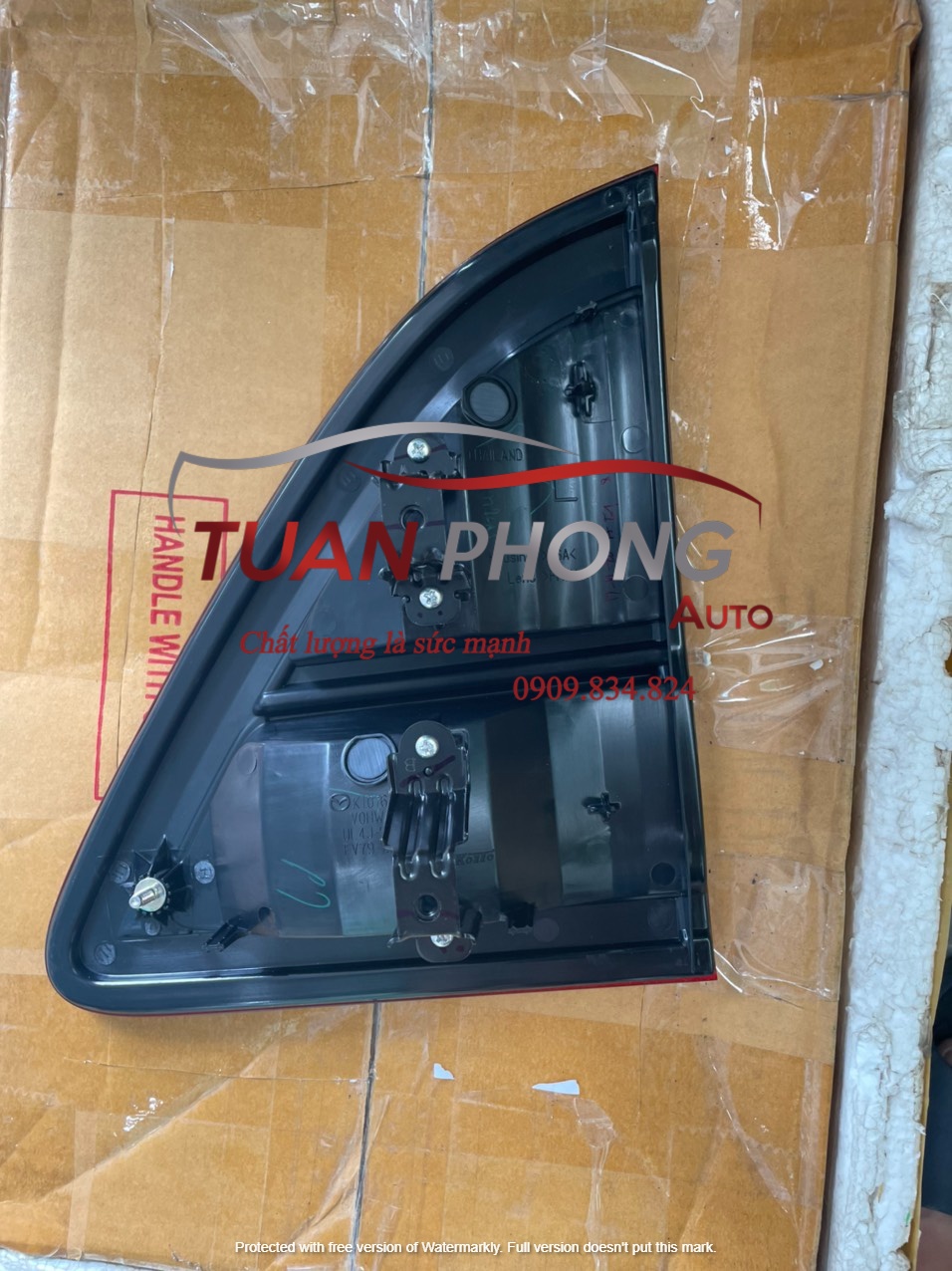 Đèn Hậu Trong(đèn Cốp) MAZDA BT50 2016 2017 2018  UL4J513G0A-UL4J513F0A-0