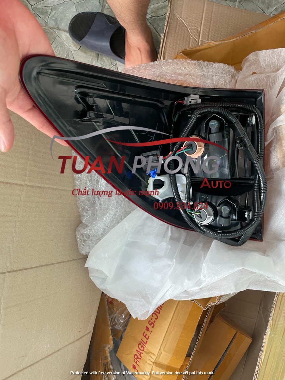 Đèn Hậu Ngoài Mazda BT50 2016-2019 UL4J51150A, UL4J51160A-1