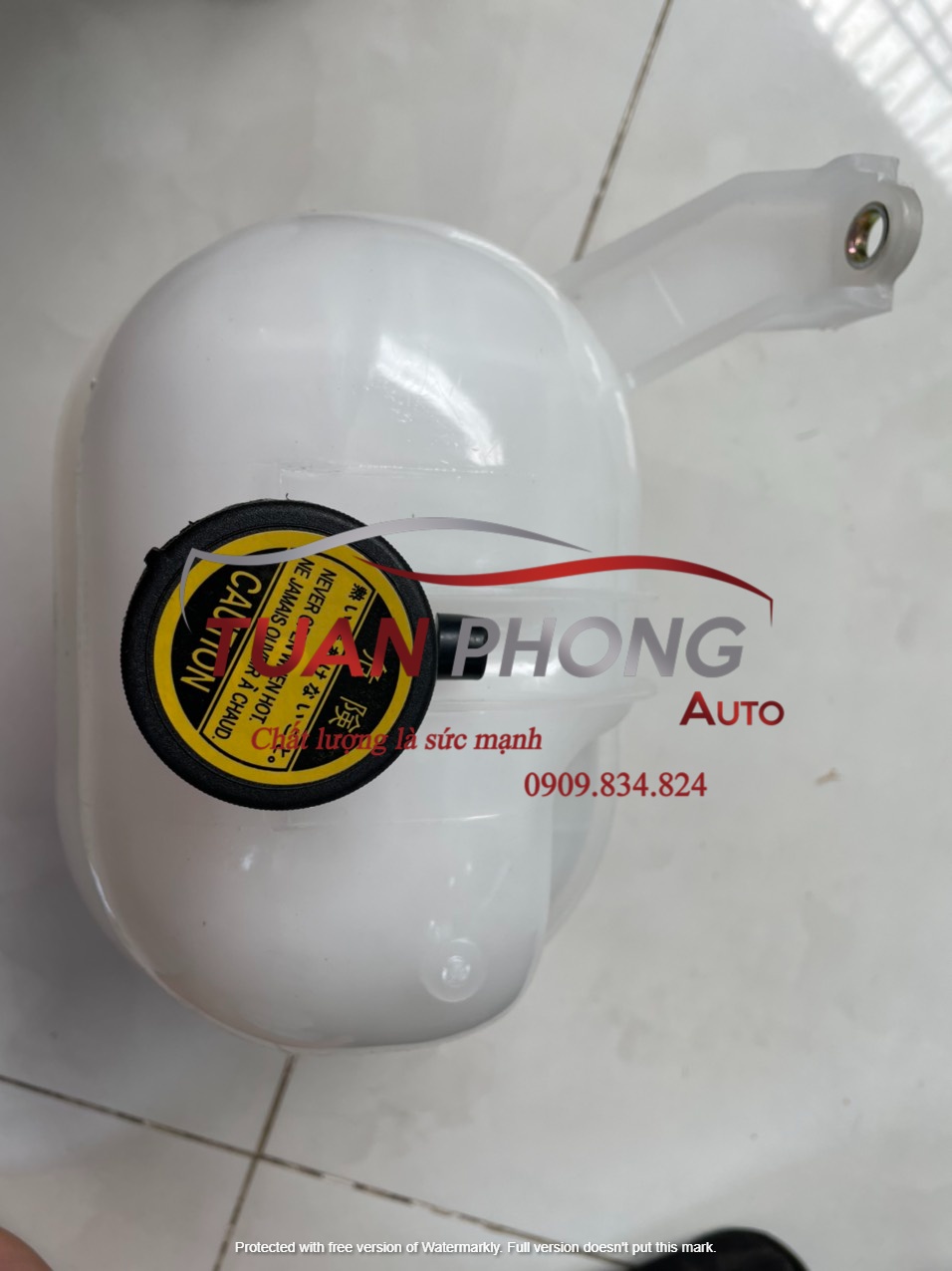 Bình Nước Phụ(Cá Mập)  HIACE 85315-26100